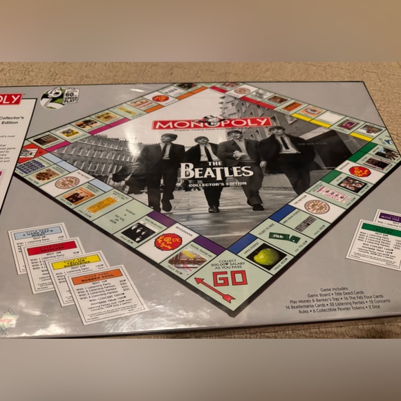 NWT - The Beatles Monopoly Collectors Edition board game in sealed packaging. - Picture 3 of 7